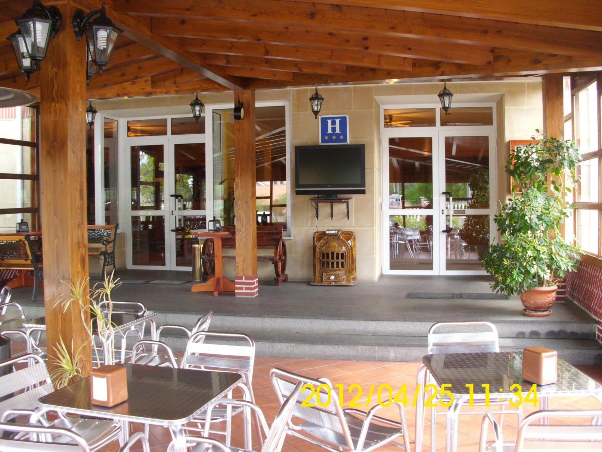Revilla De Camargo Hotel San Juan מראה חיצוני תמונה