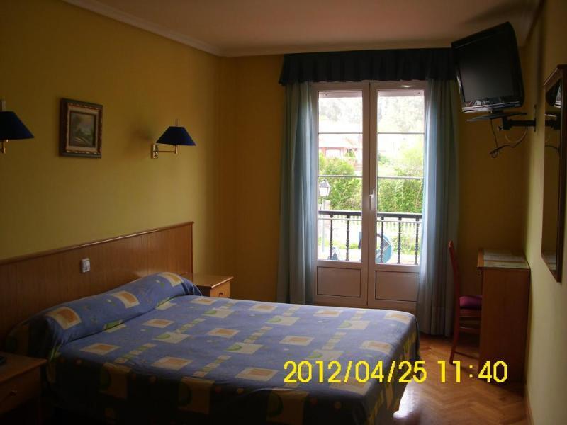 Revilla De Camargo Hotel San Juan מראה חיצוני תמונה